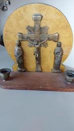 Huis altaar met kaarshouders., Ophalen