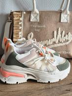 Chunky sneakers wit/groen met oranje detail, Kleding | Dames, Schoenen, Ophalen of Verzenden, Wit, Sneakers