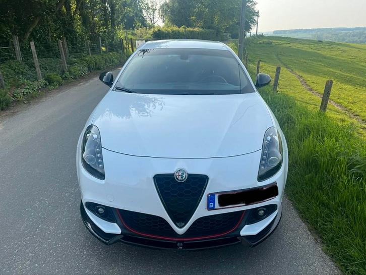 Mooie degelijke alfa, Auto's, Alfa Romeo, Particulier, Giulietta, Benzine, 5 deurs, Wit, Ophalen