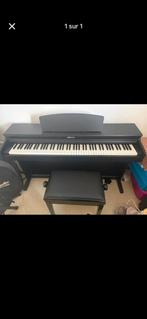 Piano à vendre de la marque Dynatone SLP-230 couleur noire, Musique & Instruments, Pianos, Enlèvement, Noir, Piano