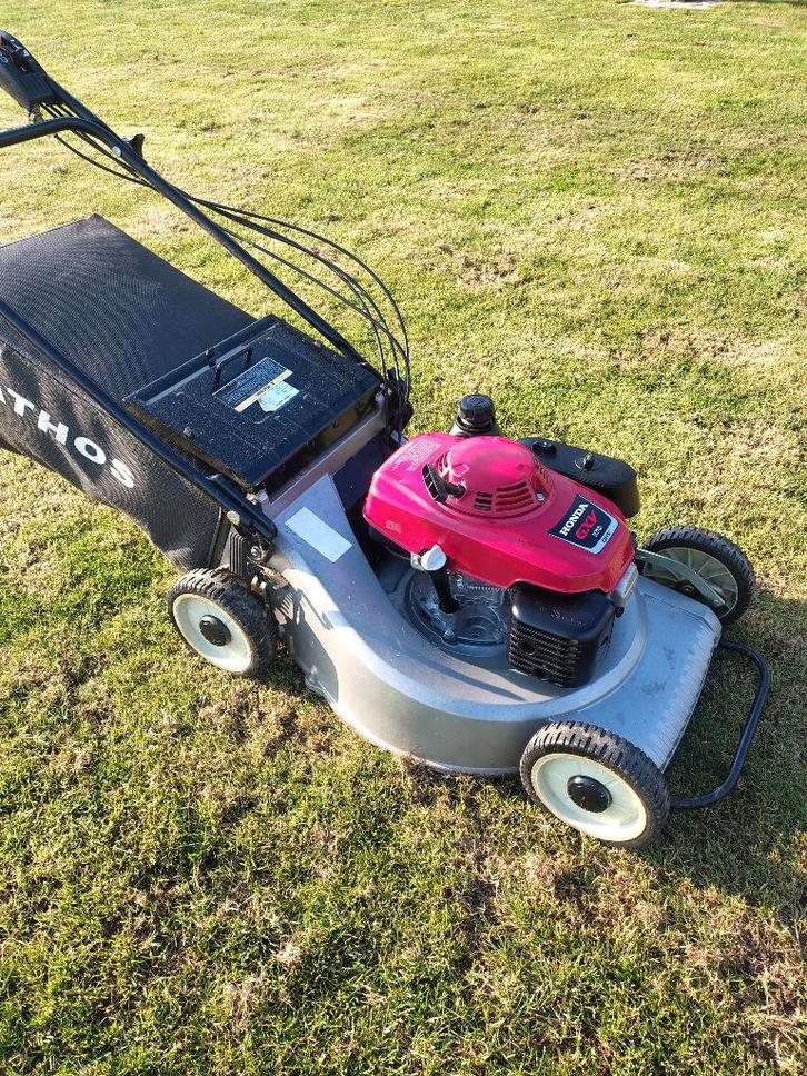 Honda 216c grasmaaier zo goed als nieuw, Tuin en Terras, Grasmaaiers, Zo goed als nieuw, Benzine-grasmaaier, 50 cm of meer, Cirkelmaaier