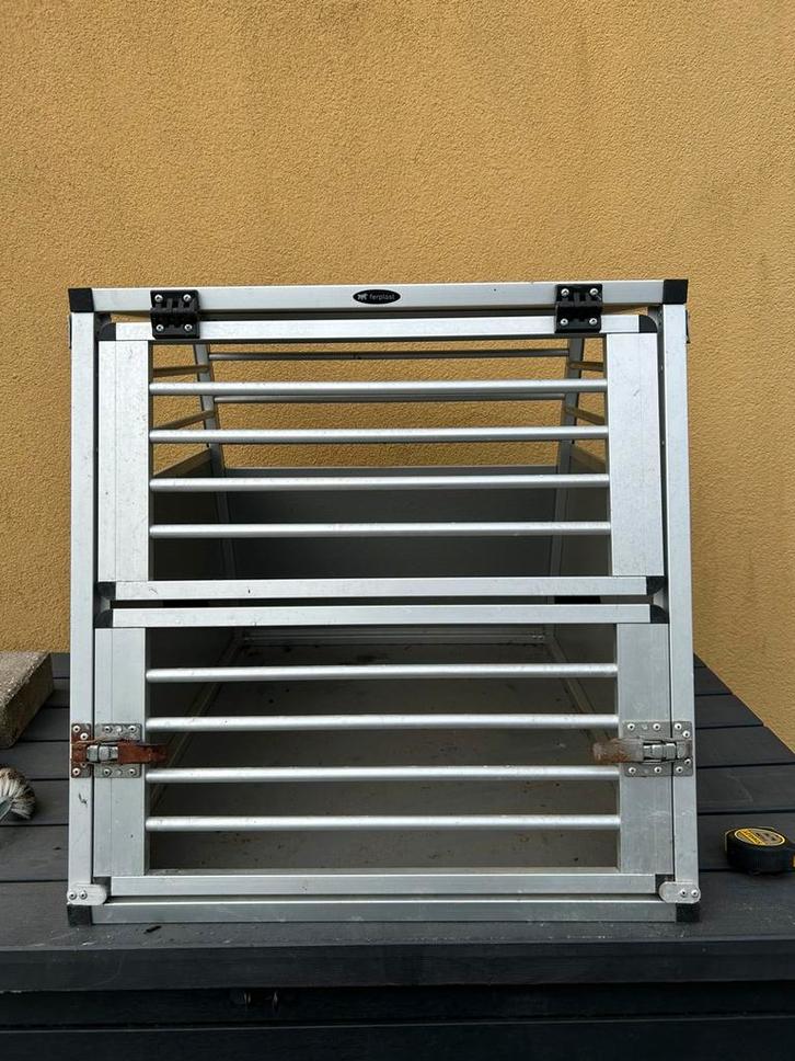 Honden bench ferplast, Dieren en Toebehoren, Hondenbenches, Gebruikt, Ophalen