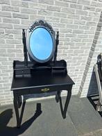 Table de maquillage, Enlèvement