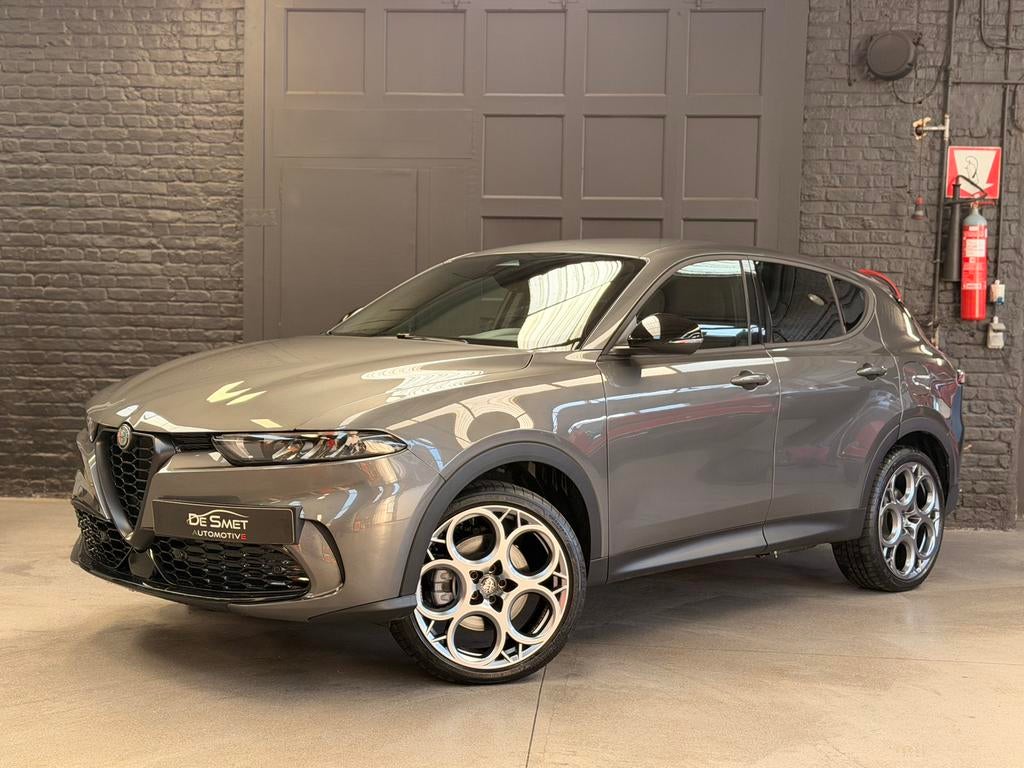 Alfa romeo Tonale plug in hybride #Nieuw #50km, Auto's, Automaat, Parkeersensor, Leder en Stof, Bedrijf