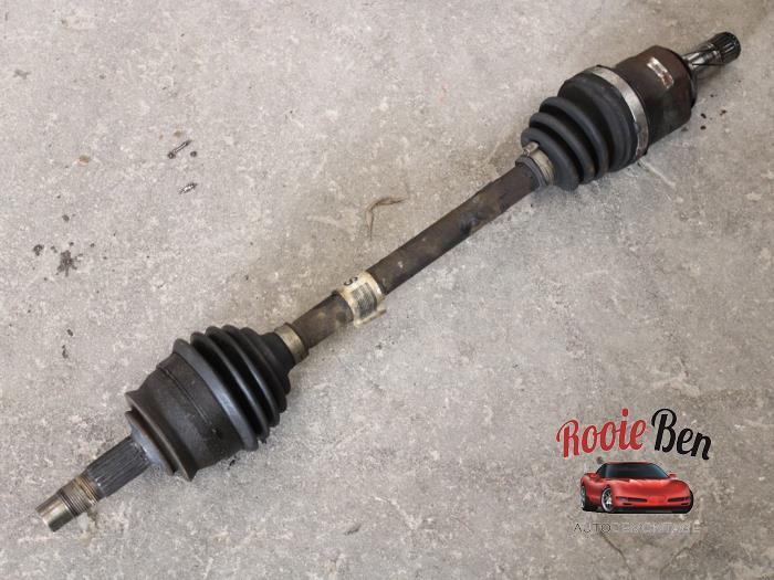 Aandrijfas links-voor van een Opel Corsa, Gebruikt, -, -, Opel