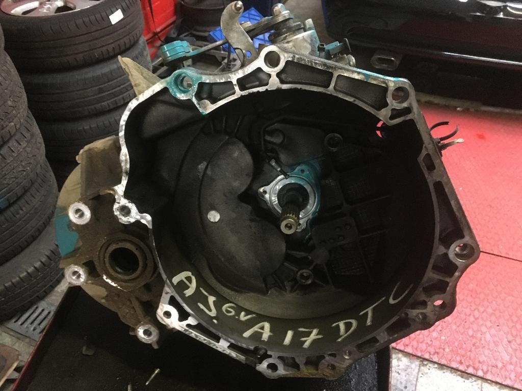 BOITE A VITESSES OPEL ASTRA J GTC 1700 TURBO DIESEL, Autos : Pièces & Accessoires, Transmission & Accessoires, Opel, Utilisé, Enlèvement