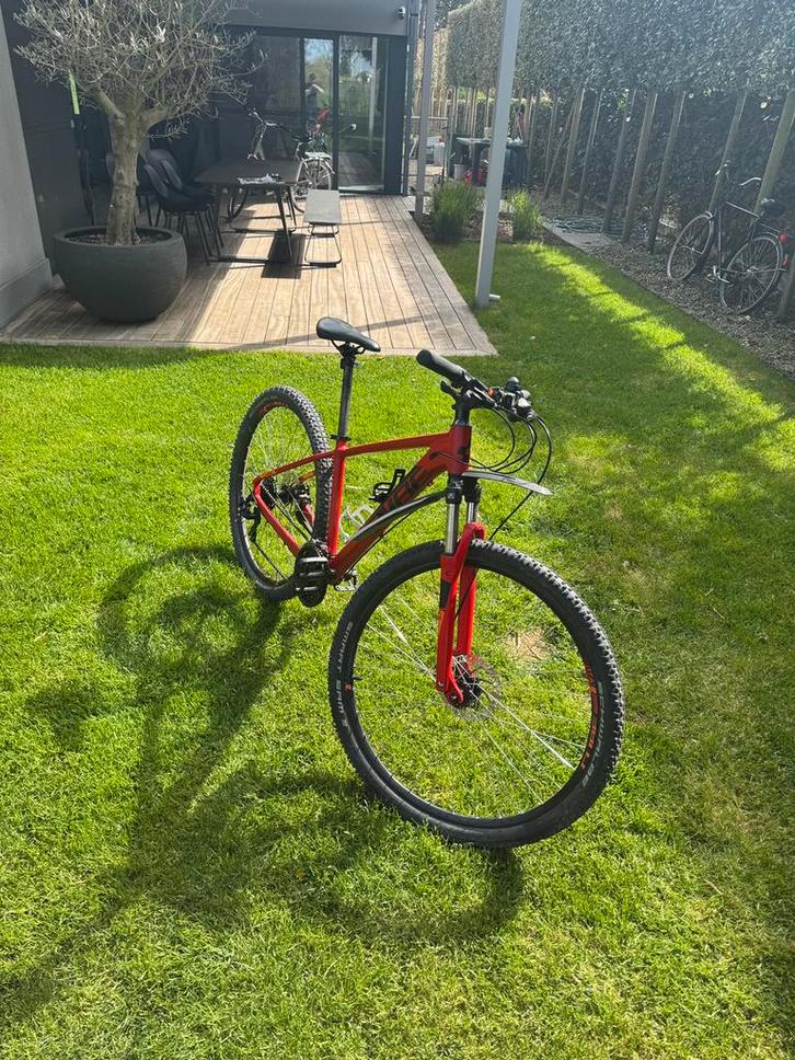 VTT Cube Aim - 29 pouces - Taille du cadre 17 pouces (M), Vélos & Vélomoteurs, Vélos | VTT & Mountainbikes, Comme neuf, Hommes