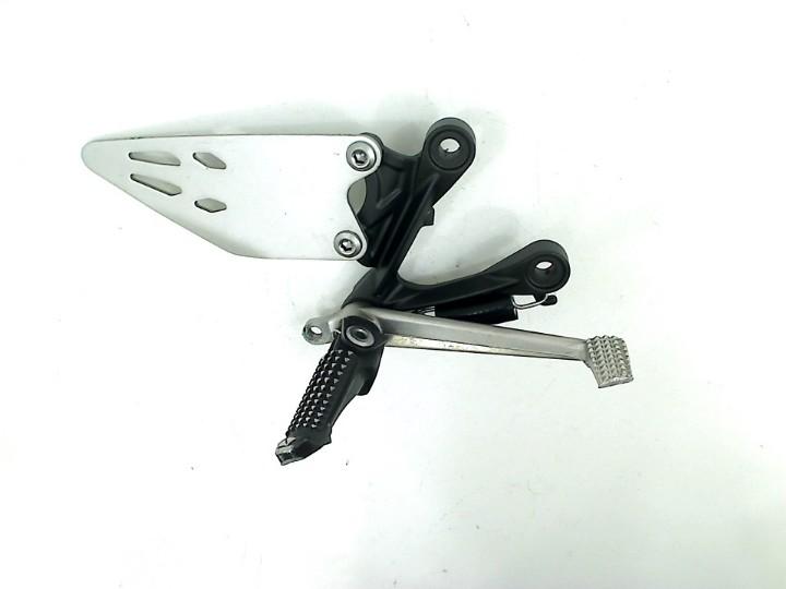 REPOSE PIEDS AVANT DROIT Kawasaki, Motos, Pièces | Kawasaki, Dhr. S. di Majo, Utilisé, Info@cama-motorparts.nl, P.J. Troelstraweg 8 8
3144 CX  MAASSLUIS, NL