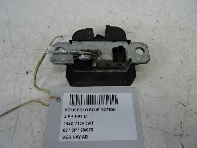 SERRURE COFFRE Volkswagen Polo IV (9N1 / 2/3), Autos : Pièces & Accessoires, Utilisé, Volkswagen, Haillon arrière