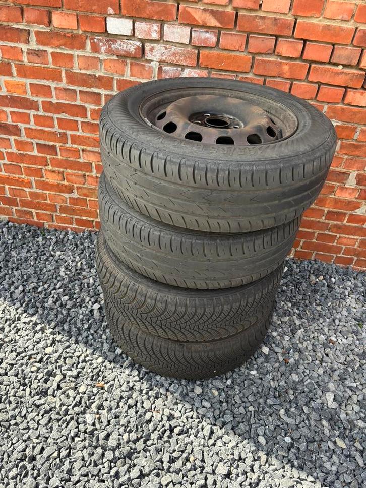 Banden en velgen 195 65 15 V, Auto-onderdelen, Banden en Velgen, Band(en), Zomerbanden, 15 inch, 195 mm, Gebruikt, Ophalen