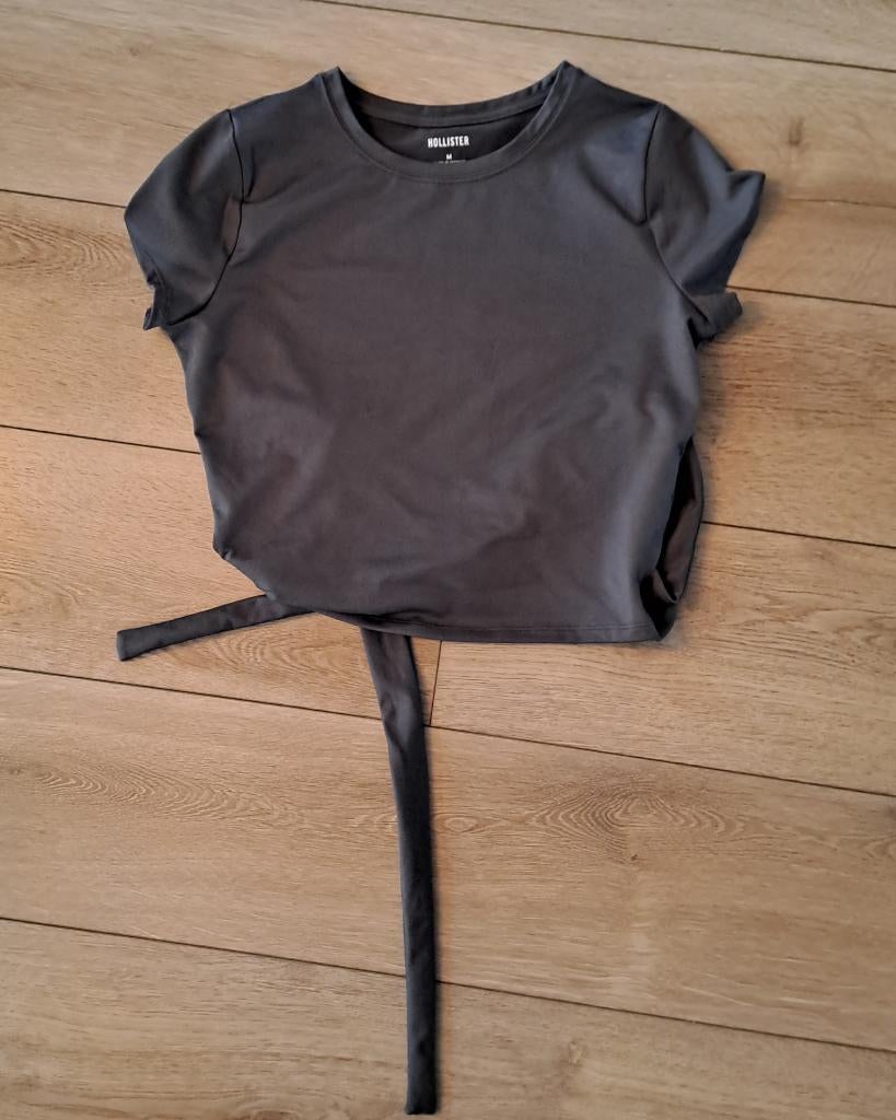 HOLLISTER - T-shirt - Medium, Kleding | Dames, Topjes, Maat 38/40 (M), Ophalen of Verzenden, Zo goed als nieuw, Korte mouw
