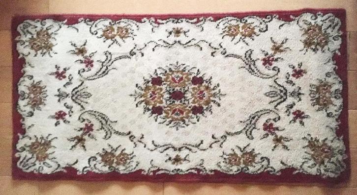 Tapis rectangulaire - motif classique - parfait état, Antiquités & Art, Curiosités & Brocante, Enlèvement ou Envoi