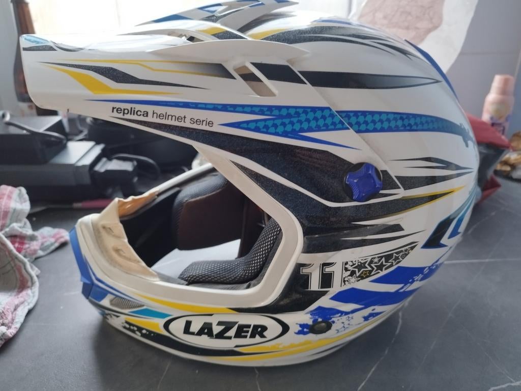 Helm lazer, Motoren, Ophalen, Lazer