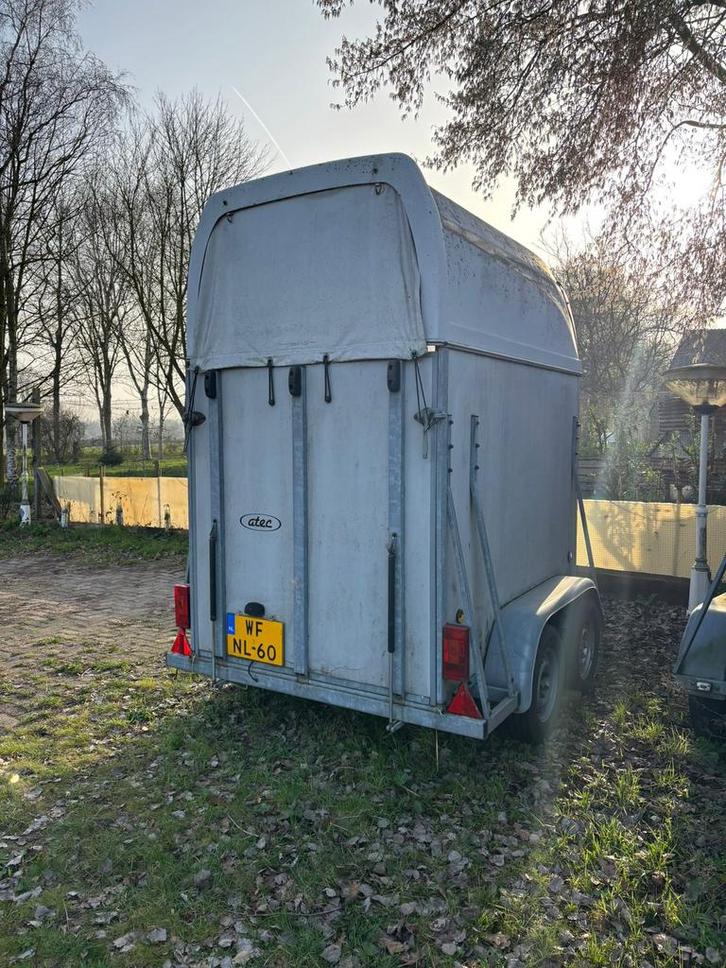 Anderhalf paards trailer – ATEC C2, Dieren en Toebehoren, Paarden en Pony's | Trailers en Aanhangwagens, Gebruikt, 1½-paards trailer