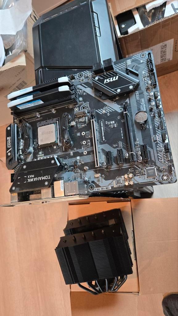 16gb ddr4 ram, moederbord msi b450 , ryzen 2700k set, Computers en Software, Overige Computers en Software, Ophalen