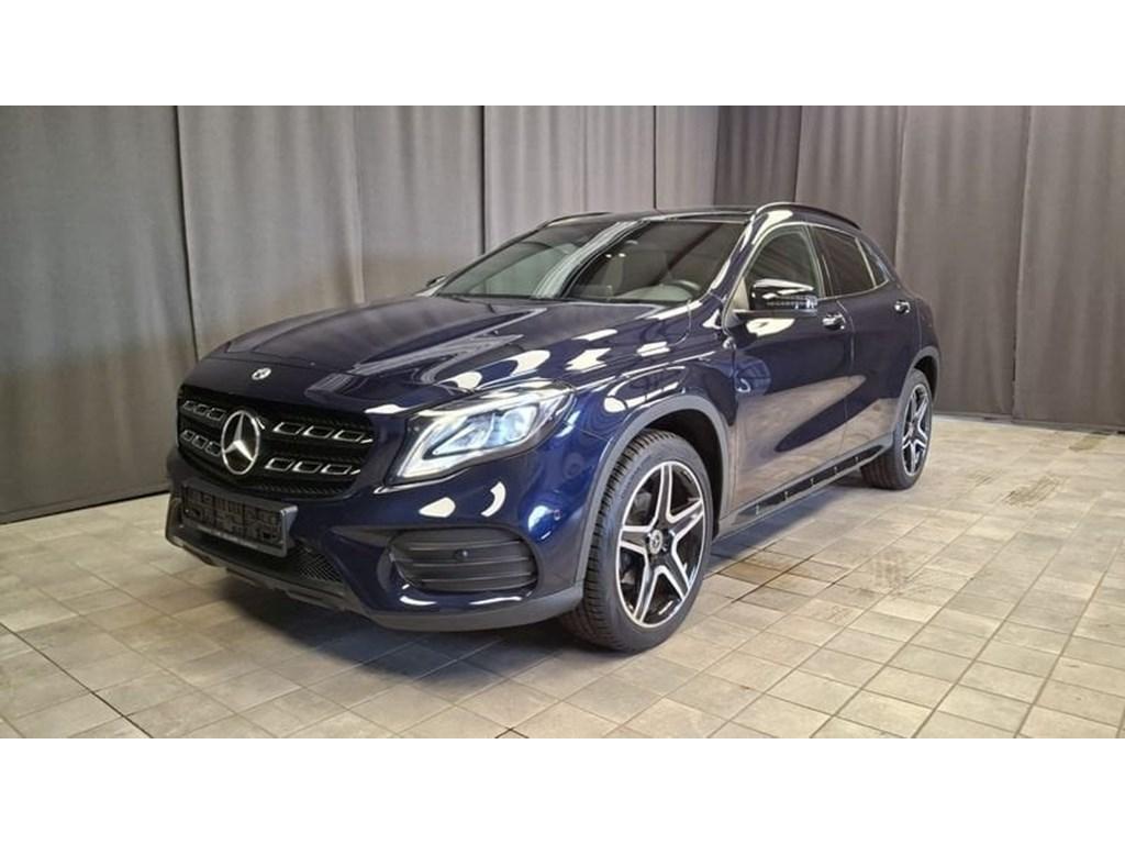 Mercedes-Benz GLA 200 200 AMG Line AUT, Auto's, Mercedes-Benz, Automaat, Blauw, 156 pk, Xenon verlichting