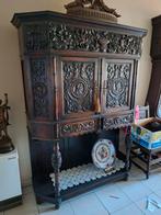 Antiek eetsalon, Enlèvement