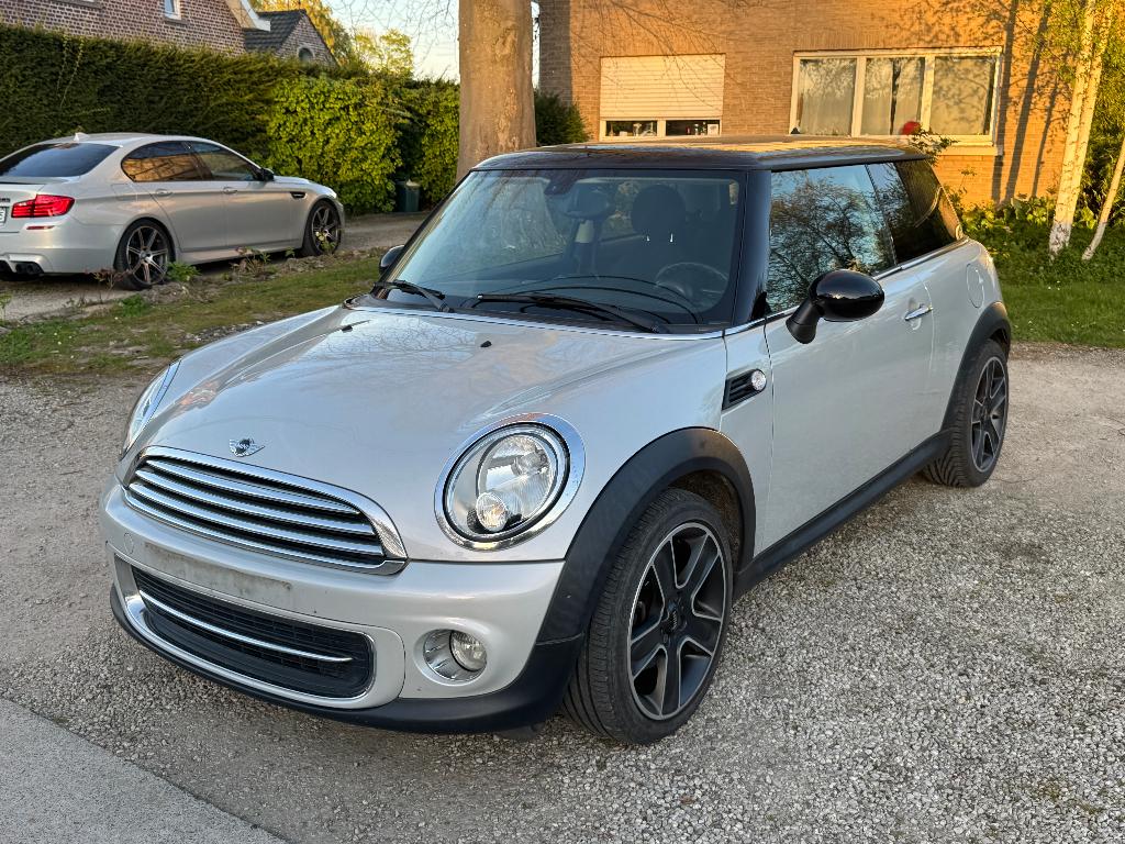 Mini Cooper 1.6i / 133.000km / Airco / Euro 5, Auto's, Mini, Zwart, 4 cilinders, 1600 cc, Leder en Stof