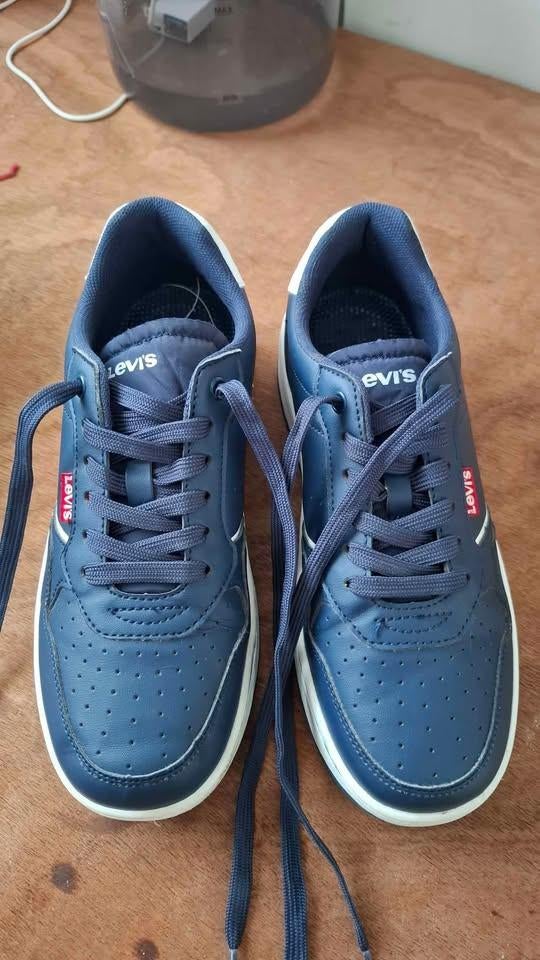 Levi's pointure 37, portées 1 après midi, en excellent état, Garçon, Enlèvement ou Envoi, Comme neuf, Levis