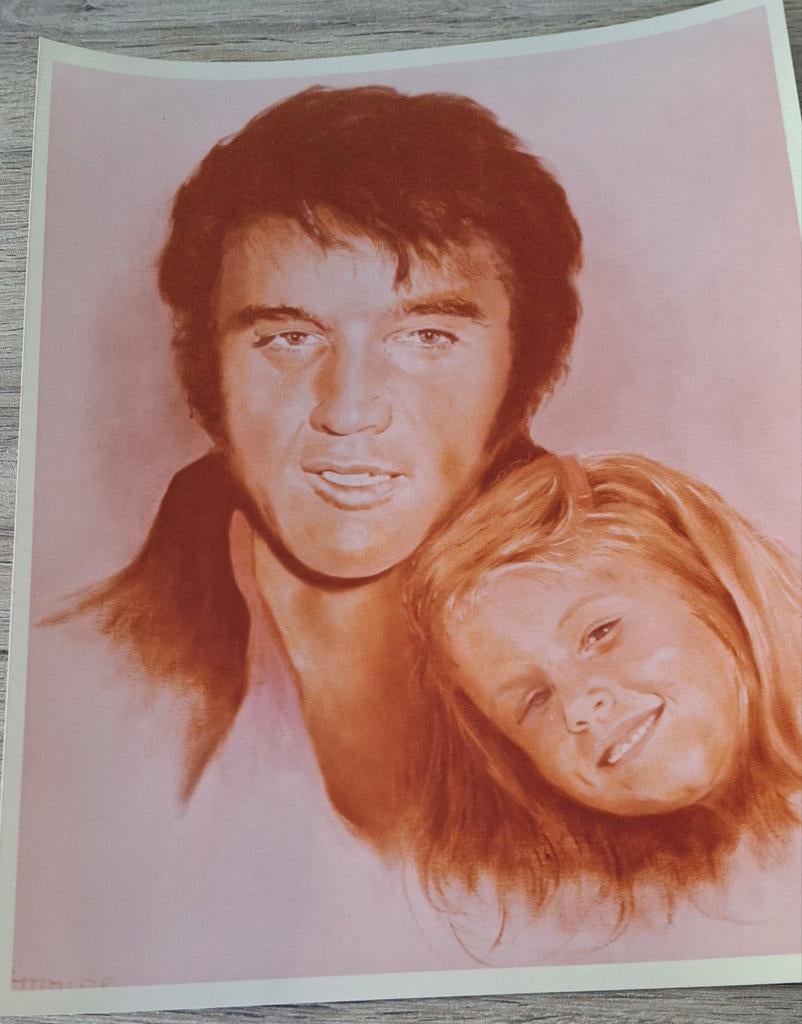 Photo du dessin sépia d'Elvis Presley et Lisa Marie, Enlèvement ou Envoi, Comme neuf, Photo ou Carte
