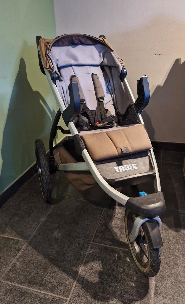 Thule loopbuggy, Kinderen en Baby's, Buggy's, Zo goed als nieuw, Overige merken, Regenhoes, Verstelbare rugleuning, Zonnekap, Ophalen