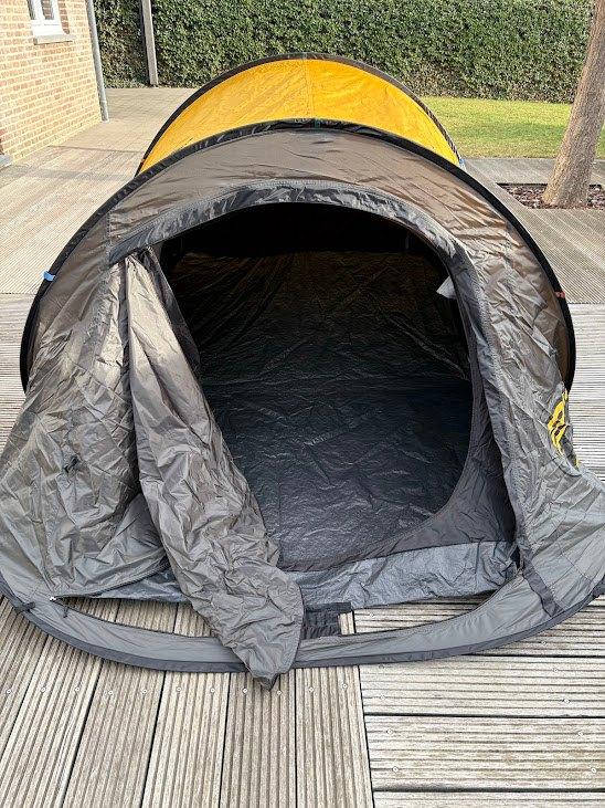 Quechua Tent + 2 slaapzakken, Caravanes & Camping, Tentes, Enlèvement, Comme neuf, Jusqu'à 2