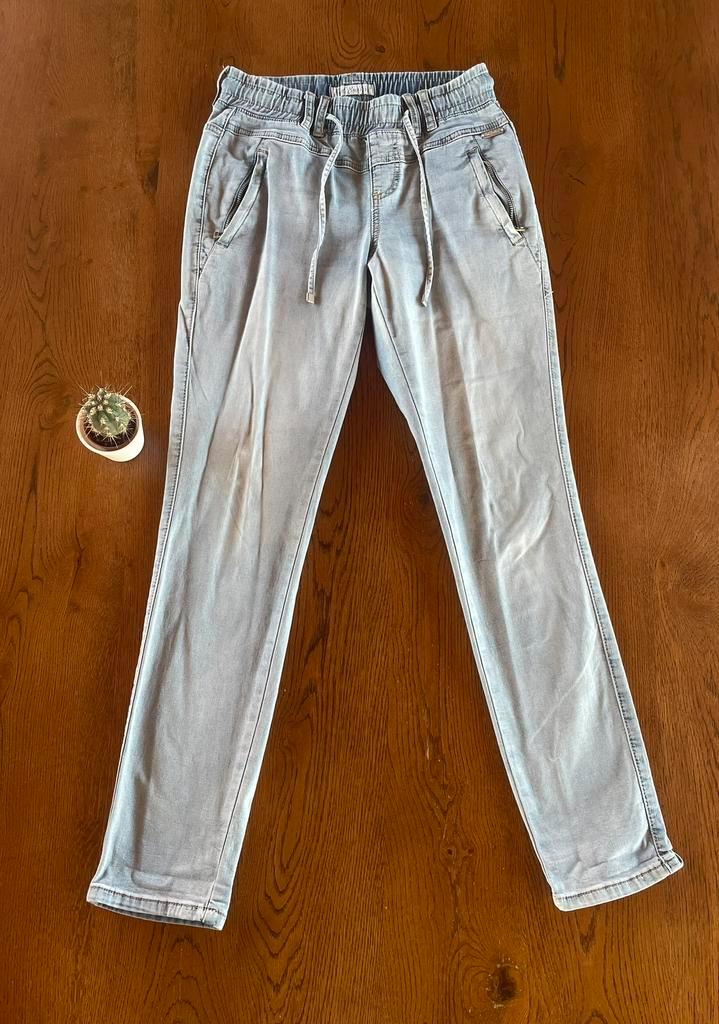 Red Buffon Jeans – Maat 34/S/29 – Topconditie, Kleding | Dames, Broeken en Pantalons, Zo goed als nieuw, Maat 34 (XS) of kleiner