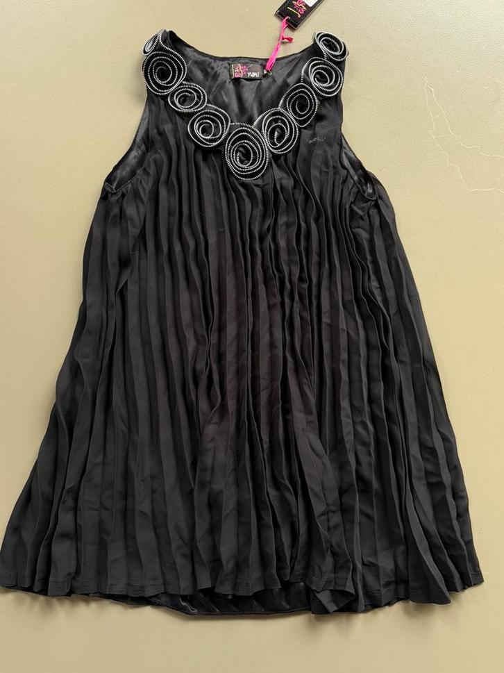 Ongedr dubbellaags plooijurk Yumi met opvallend decolleté, Kleding | Dames, Jurken, Nieuw, Maat 38/40 (M), Zwart, Boven de knie