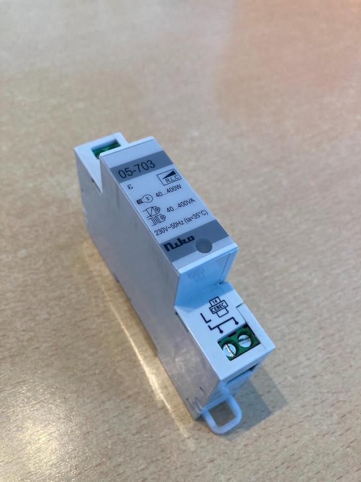 Niko 05-70 Universele modulaire dimmer 400 VA DIN rail, Doe-het-zelf en Bouw, Elektriciteit en Kabels, Gebruikt, Ophalen