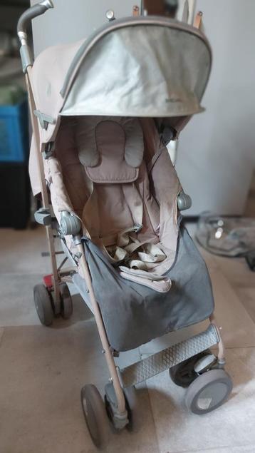 Maclaren opvouwbare buggy met regenscherm beschikbaar voor biedingen