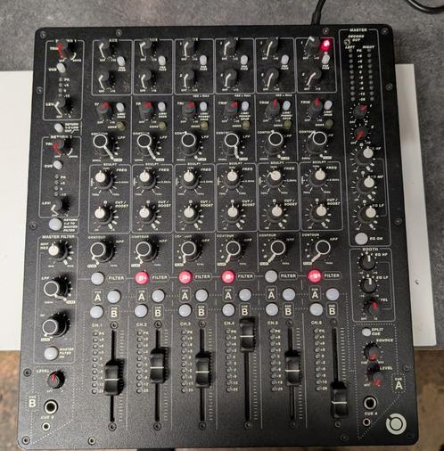 PLAYdifferently MODEL 1, Muziek en Instrumenten, Mengpanelen, Gebruikt, 5 tot 10 kanalen, Microfooningang, Ophalen of Verzenden