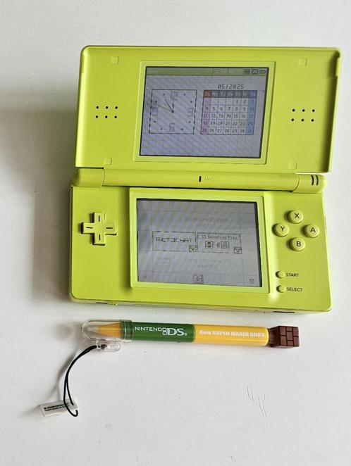 Nintendo DS lite en 2 DSi consoles, Games en Spelcomputers, Spelcomputers | Nintendo DS, Ophalen