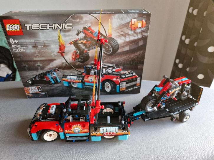 Lego Technic set 42106, Stunt Show Truck & Bike, gebouwd, Enfants & Bébés, Jouets | Duplo & Lego, Comme neuf, Lego, Ensemble complet