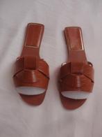 slippers maat 37, Kleding | Dames, Schoenen, Slippers, Bruin, Nieuw, Ophalen of Verzenden
