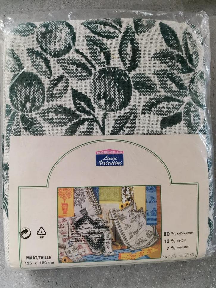 nieuw huisdeken in verpakking - wit en groen tinten 125x180, Huis en Inrichting, Woonaccessoires | Plaids en Woondekens, Nieuw