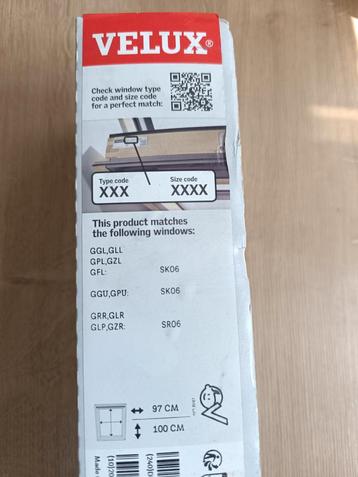 Velux verduisterend rolgordijn. beschikbaar voor biedingen