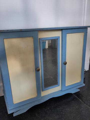 vintage badkamermeubel  beschikbaar voor biedingen