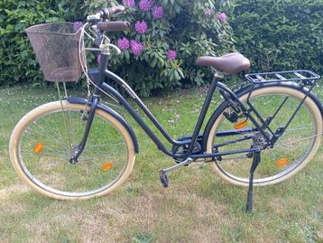 Damesfiets b twin nieuwstaat!!! 28 inch  beschikbaar voor biedingen