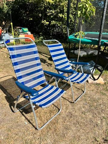 2 stoelen beschikbaar voor biedingen