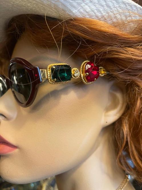 Vintage Moschino by Persol dames zonnebril strass M268, Handtassen en Accessoires, Zonnebrillen en Brillen | Dames, Zo goed als nieuw