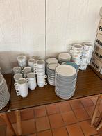250 gebruikte borden + tassen - bieden, Ophalen, Zo goed als nieuw, Porselein, Bord(en)