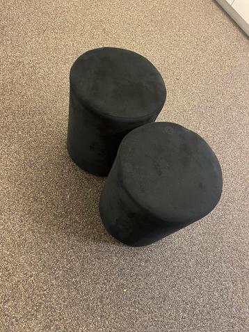 2 poefs beschikbaar voor biedingen