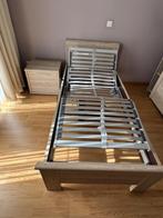 Eénpersoonsbed met nachtkastje en electrische lattenbodem, Huis en Inrichting, Slaapkamer | Bedden, Ophalen, Verstelbaar, 90 cm