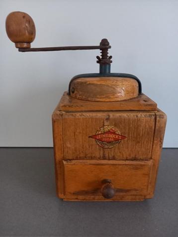 oude koffiemolen beschikbaar voor biedingen