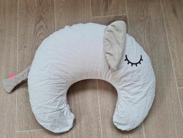 Borstvoedingskussen Done by deer Elphee sand beschikbaar voor biedingen