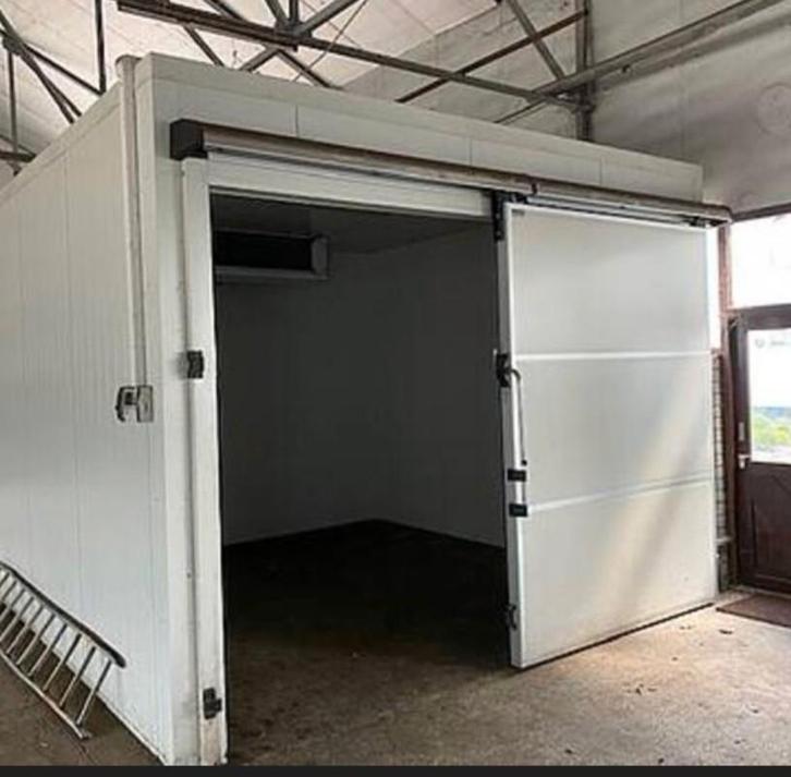 GEZOCHT: gebruikte koelcel of vriescel, Articles professionnels, Machines & Construction | Abris de chantier & Conteneurs, Enlèvement