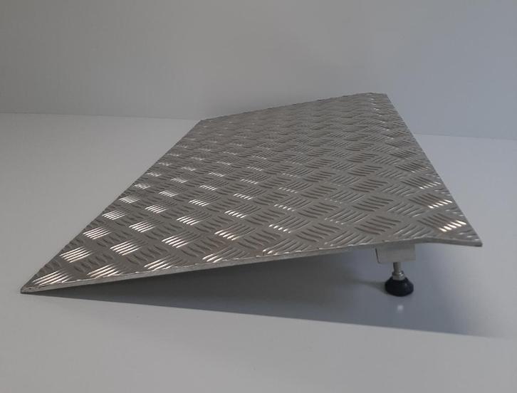 Aluminium Oprijplaat Rolstoel/Scooter met Stelvoeten, Bricolage & Construction, Métaux, Neuf, Aluminium, Enlèvement ou Envoi