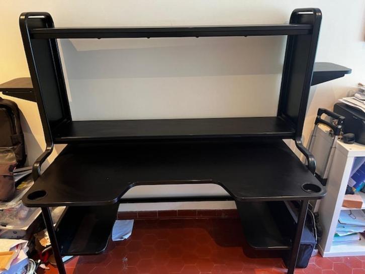 Ikea Fredde gaming desk, Huis en Inrichting, Bureaus, Gebruikt, Bureau, Ophalen