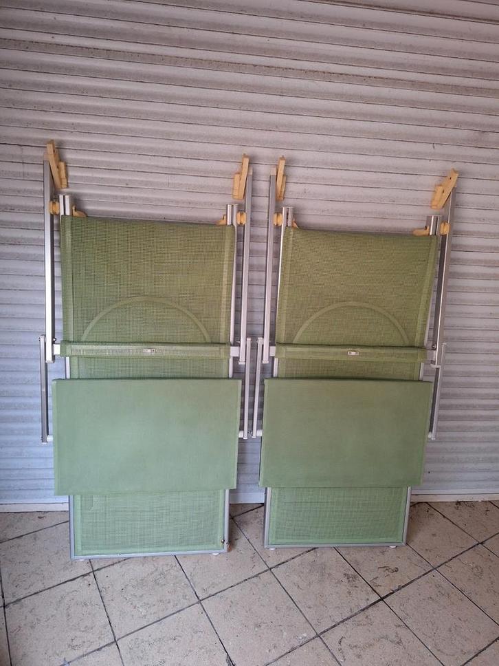 2 groene ligstoelen, Doe-het-zelf en Bouw, Raamkozijnen en Schuifdeuren, Zo goed als nieuw, Ophalen