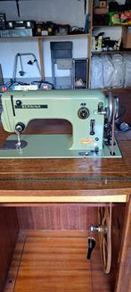 Bernina naaimachine 60 j oud in goede staat, Hobby en Vrije tijd, Ophalen